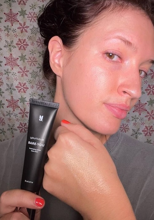 Younique_Bare_You_Illuminating_Primer_Anwendung2.jpg