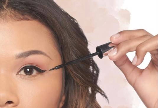 Younique Magnetischer Lidstrich Magnetic Eyeliner Anwendung