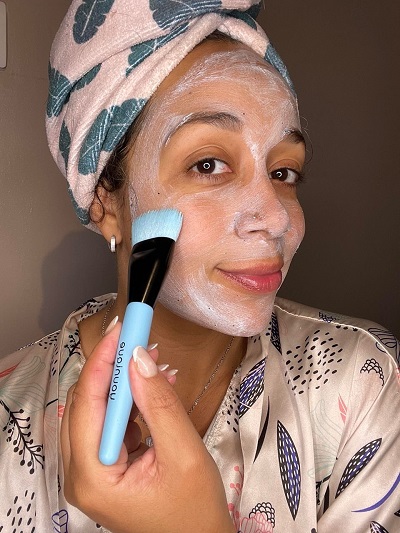 Younique Maskenpinsel Anwendung3